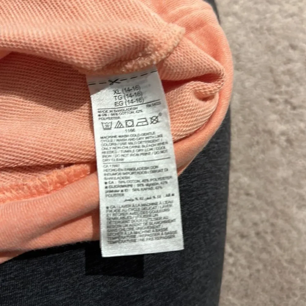 The softest short sleeve light sweatshirt! Old navy  size xl 14-16